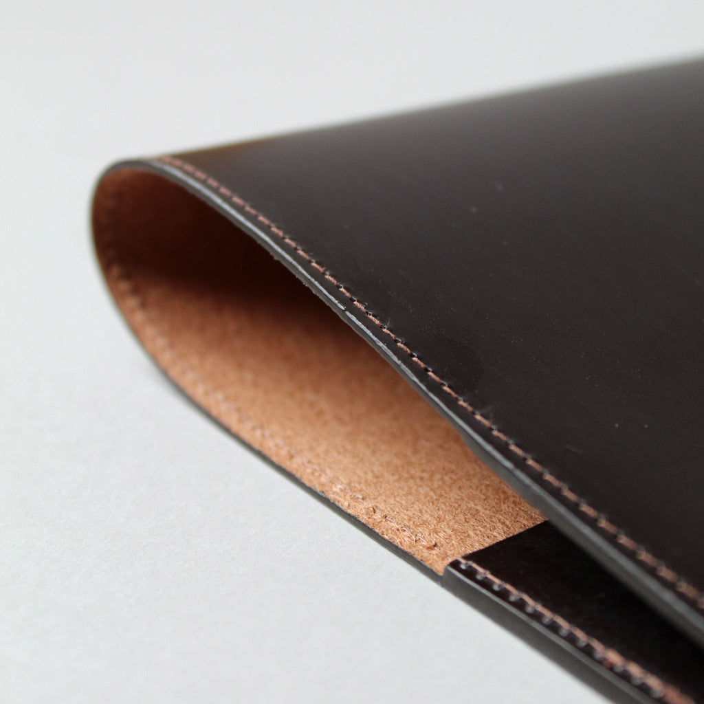 Why a Leather Cover Makes a Brilliant Gift for a Colleague or Client